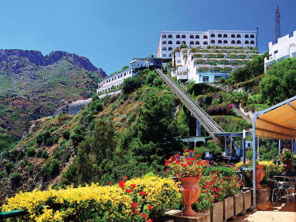Hotel Le Terrazze يتوجاني المظهر الخارجي الصورة