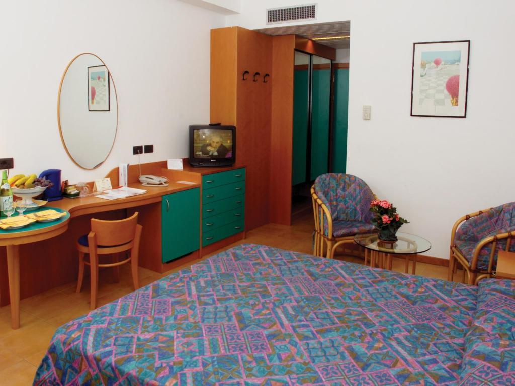 Hotel Le Terrazze يتوجاني الغرفة الصورة