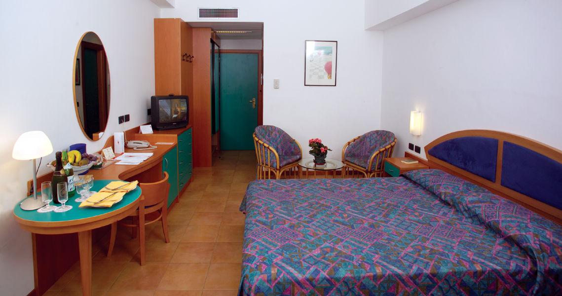 Hotel Le Terrazze يتوجاني المظهر الخارجي الصورة