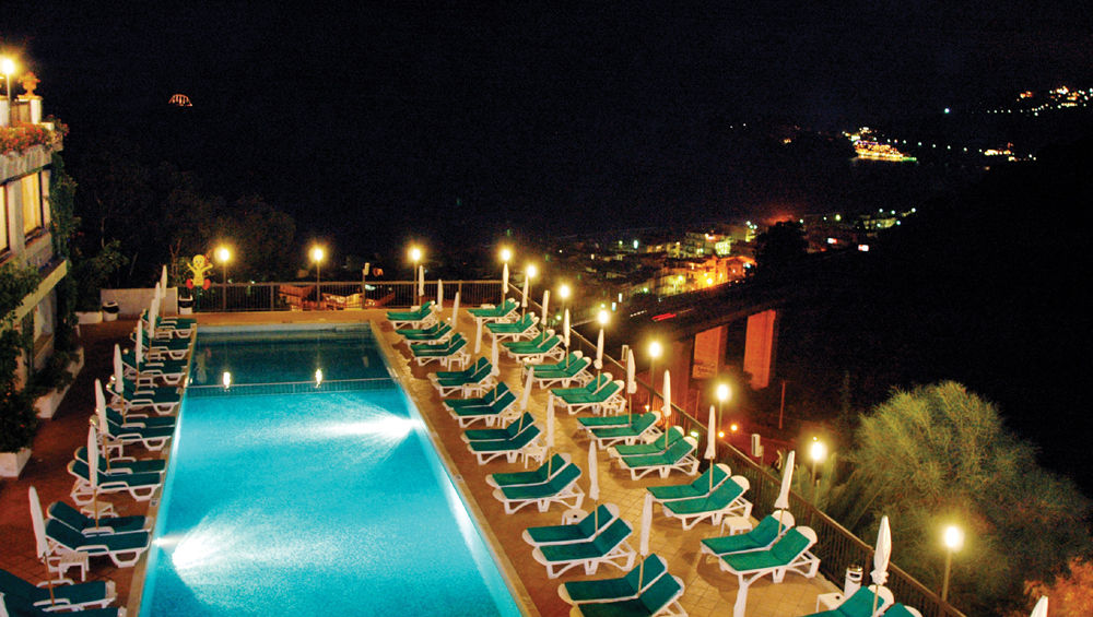 Hotel Le Terrazze يتوجاني المظهر الخارجي الصورة