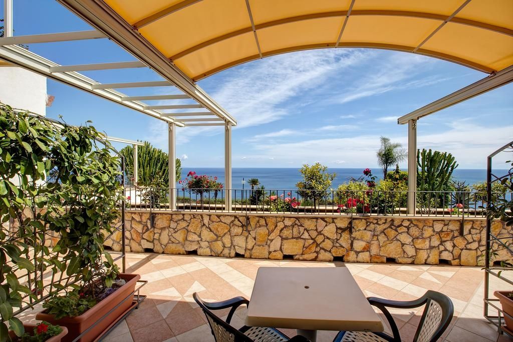 Hotel Le Terrazze يتوجاني المظهر الخارجي الصورة