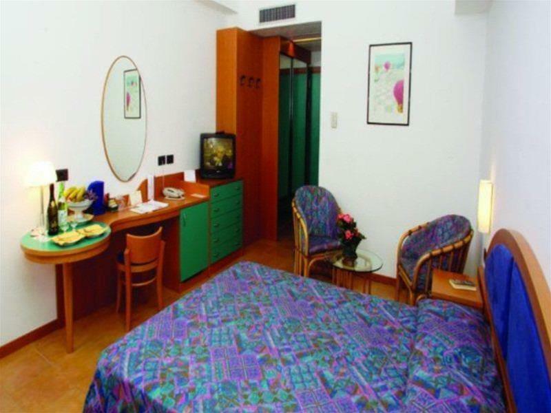 Hotel Le Terrazze يتوجاني المظهر الخارجي الصورة