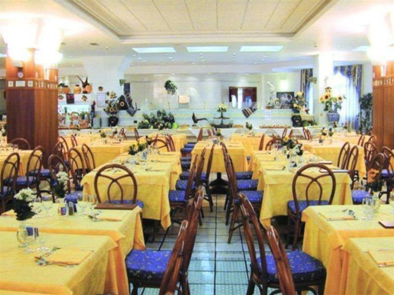 Hotel Le Terrazze يتوجاني المظهر الخارجي الصورة